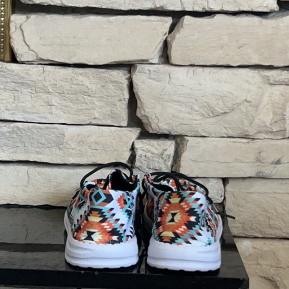 Aztec Shoes - Picture 4 of 5